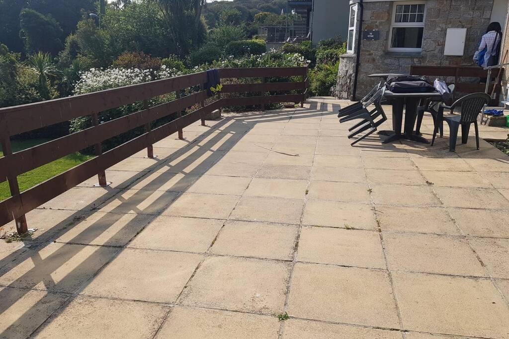 St Ives Apartment Private Parking With Garden 10 Minute Walk Into Town And Beach Eksteriør billede